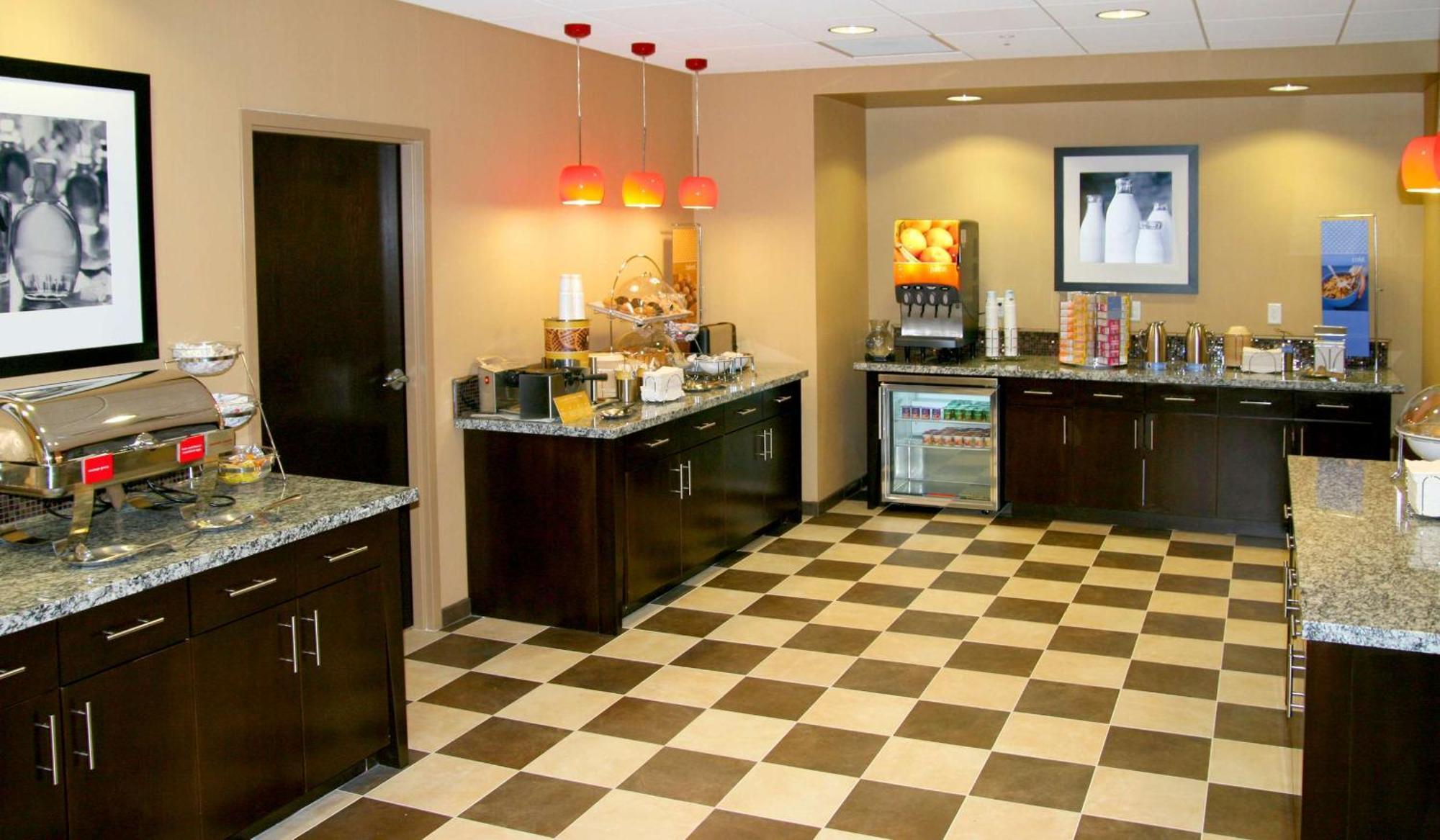 Hampton & Salt City-university/foothill Drive Hotel 3*