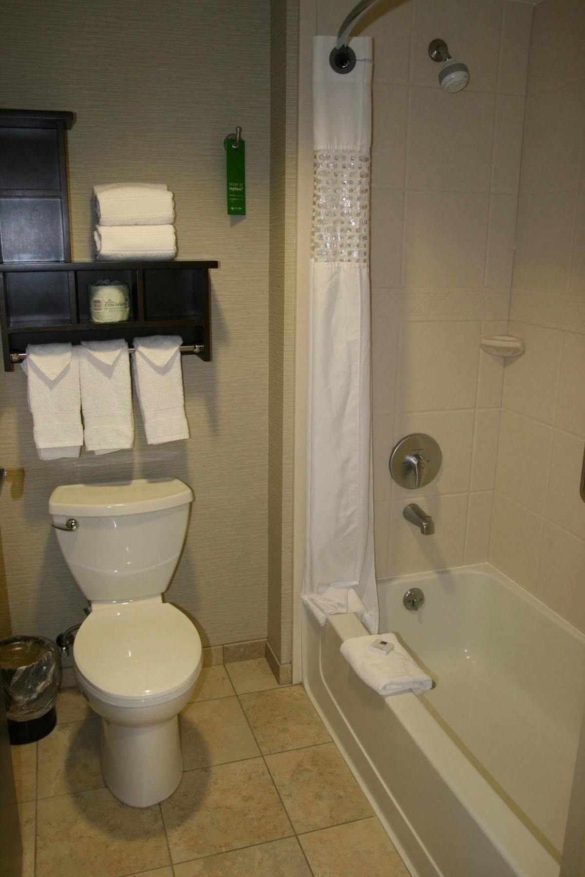 Hampton & Salt City-university/foothill Drive 3*